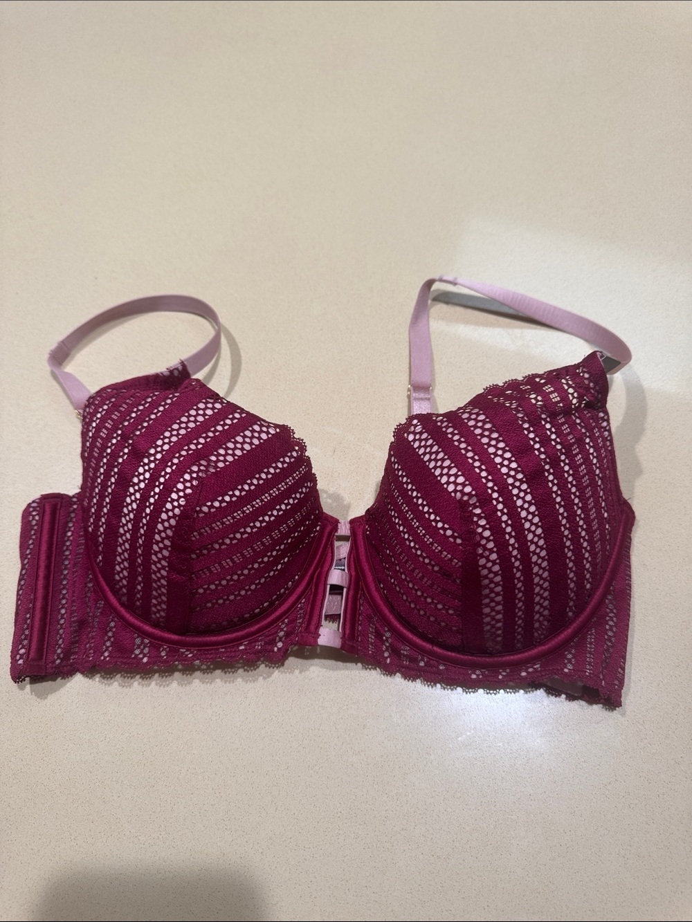 Victoria’s Secret lace underwire bra. BNWT